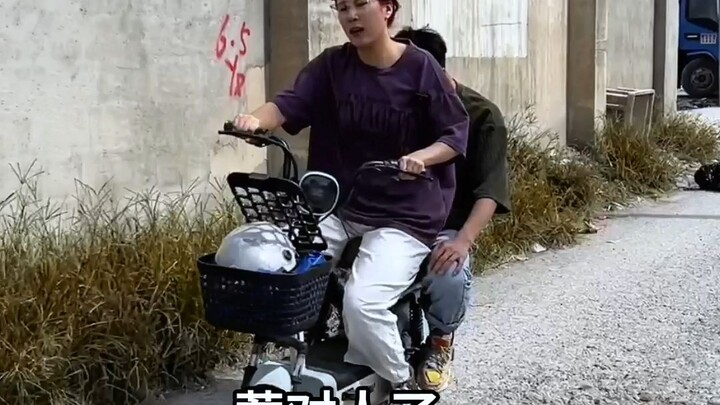 ฉันอาจไม่ได้เกิดมาสวยโดยธรรมชาติ แต่นั่นก็ไม่ได้หยุดให้ฉันคอยกระตุ้นทุกวันให้ทุกคนมีแรงฮึดสู้!