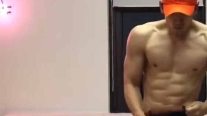Rain, look at his muscle lines, it turns out that self-disciplined men are the most handsome!
