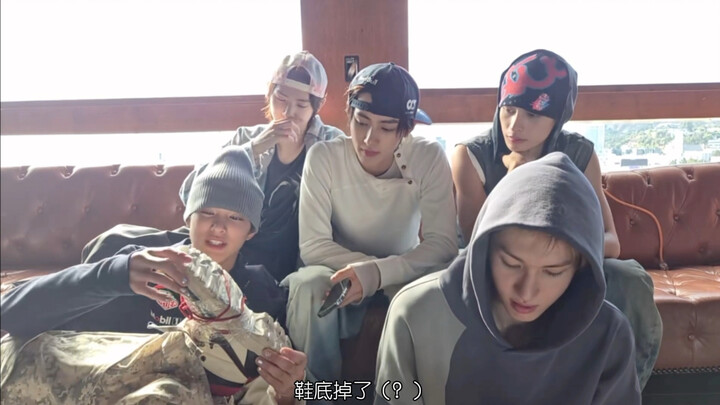 พื้นรองเท้าหลุดไม่หยุด