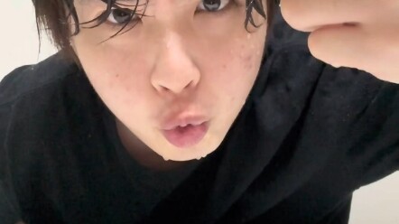 Fun experiment: Your hairstyle must stay neat.