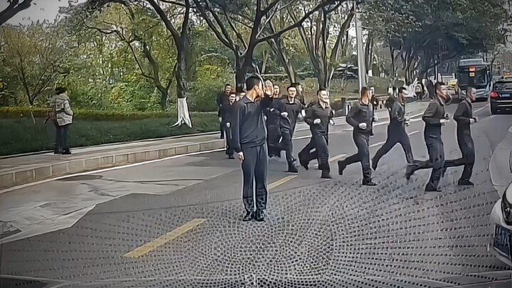 “สง่างาม ไม่มีวันตกยุค!!!”