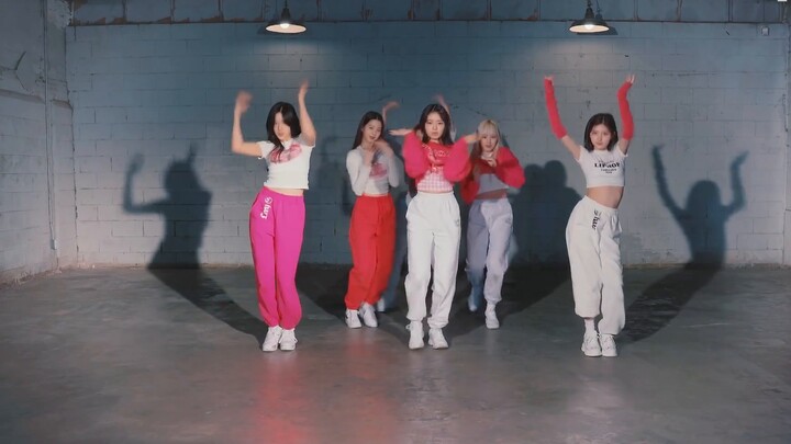 If the love dive dance is arranged like this