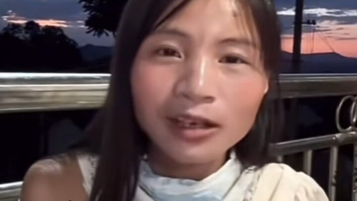 Xiao Ying says she’s getting more and more used to doing solo shows, but when she gets home, she sti