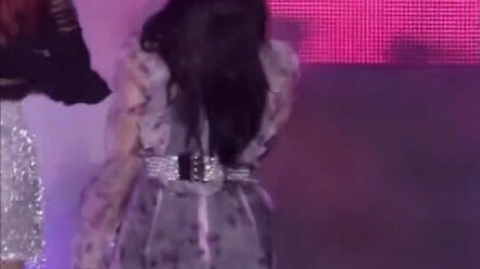 [Jin Zhixiu plays with fire] Her feet are still bandaged