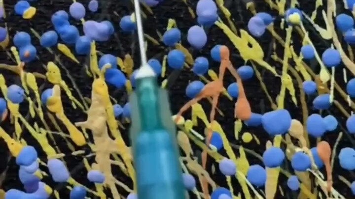 Vẽ bằng ống tiêm có thể đẹp đến mức nào?