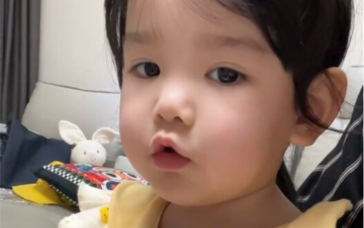 Kenapa bicaranya jadi ngotok-ngotok dan santai banget gitu～