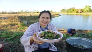 กินข้าวป่า แกงอ่อมไก่ ตำแตงหมูยอ บรรยากาศกลางทุ่ง ได้อรรถรสสุดๆ