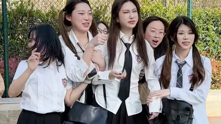 Kelahiran Kembali: Saya adalah pemeran utama wanita kedua dalam drama idola