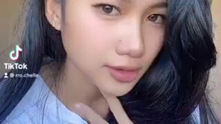 babae nag trending sa first vid nya sa tiktok