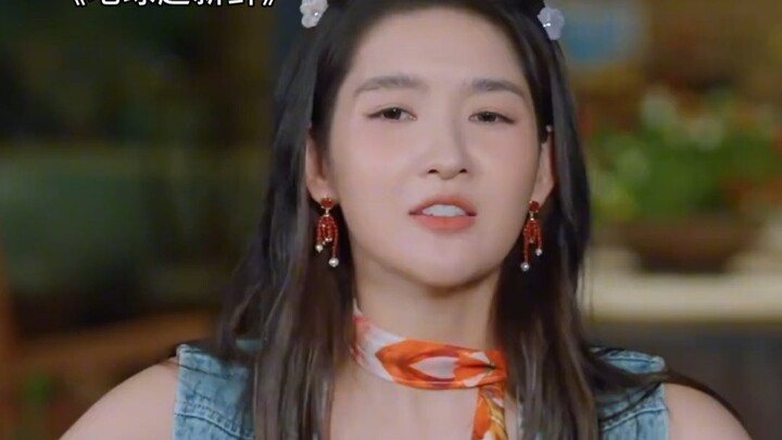 Chen Xingxu got caught up in the gossip he was watching.