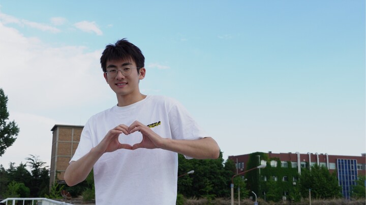 Tiga puluh ribu pengikut! Menampilkan tarian yang pedas (menarik perhatian)