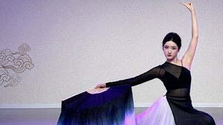 Flowing like water! The full version of the ancient Chinese fan dance "Huo Yuanjia" is like a "walki
