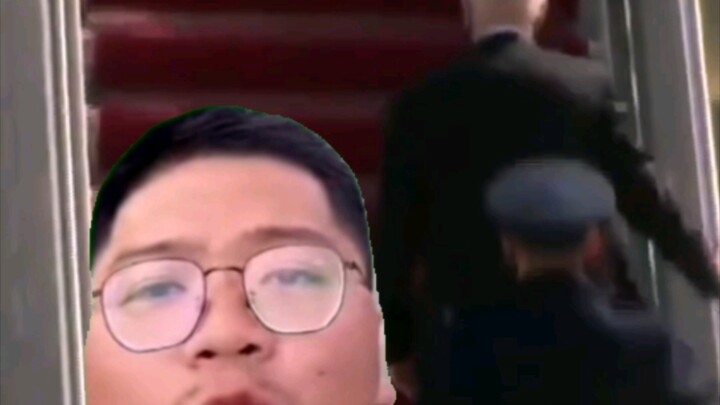 Dengzi, your background is so fake!