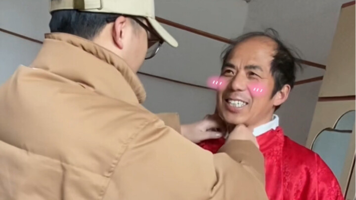 【بينغبا】بعد أن التقطت صورًا لوالدي وهو يرتدي هانفو لمدة عام