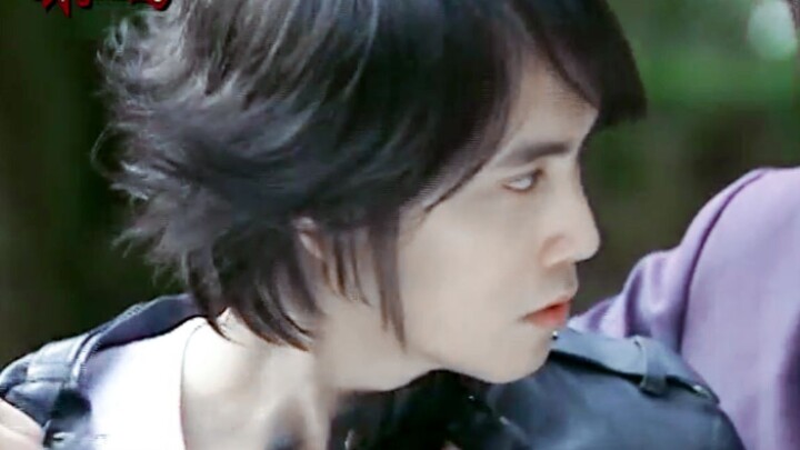 Rich facial expressions don’t mean chaotic features.