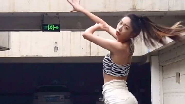[Vertical screen] The battle song begins! The 17-year-old high school student's dance routine secret
