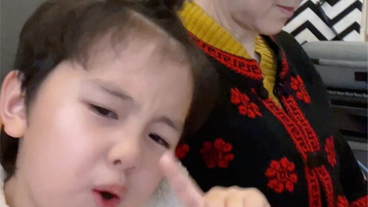 “Soal Kisah Cinta Jarak Jauh Kakek dan Nenek”