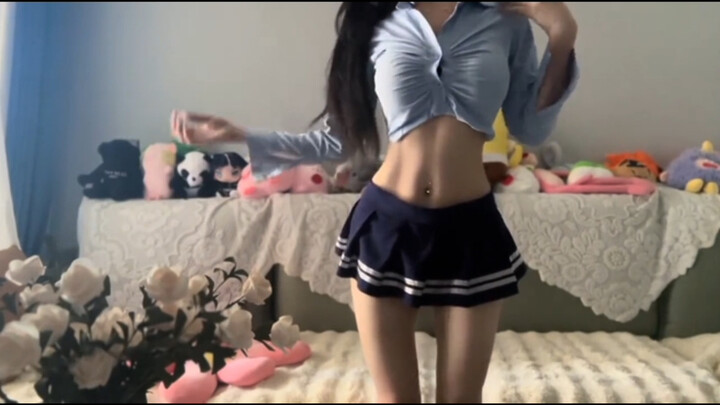 Rasio pinggang-pinggul sempurna — tubuh ideal yang terlihat langsing saat berpakaian dan berlekuk in