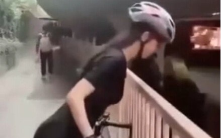 Hôi quá, có mùi hải sản