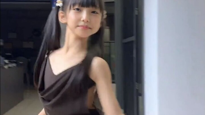 双马尾拉丁舞女孩安娜~