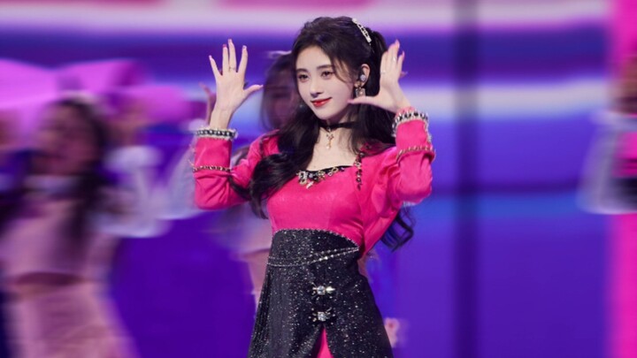 Idols who claim to love the stage but actually give up and complain about not having a stage, please