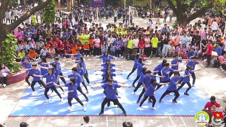 FLASHMOB NGUYỄN CÔNG TRỨ 2020 | 11A8