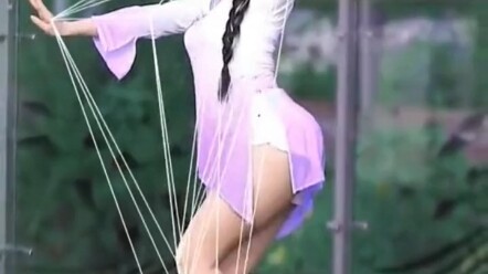 Một cô gái biểu diễn “xếp dây” đã được cư dân mạng lan truyền chóng mặt! Cư dân mạng “Tôi yêu hình h