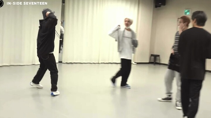 Celebrating the 17th Renewal — The Idol's Look