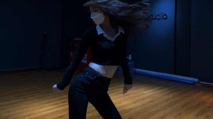 Attention – Practice Room Version (Finally No More “Kindergarten-Level” Takes, Hehe)