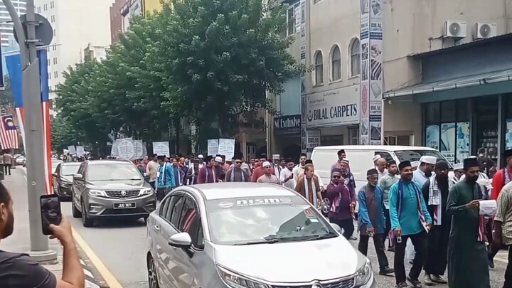 ملائیشیا میں محبتِ رسول ﷺ کا خوبصورت جلوس | ربیع الاول کی پُرنور محفل 🇲🇾