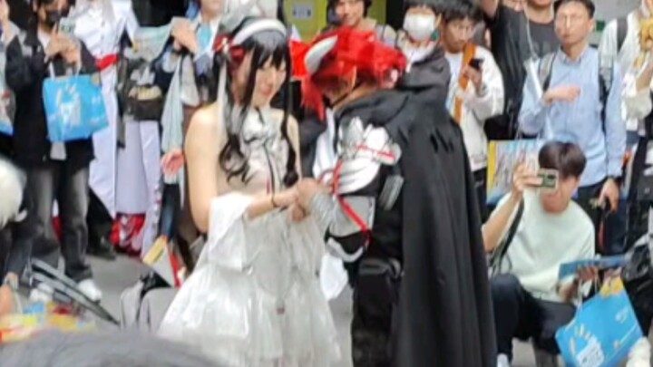 Explosive Moment at the Arknights Carnival on May 3: Hedley Proposes to Ines!