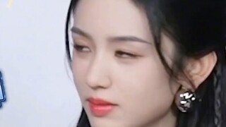 Zhou Ye: Pertama kali saya bertemu Lin Yi, dia terlalu tampan untuk melihatnya