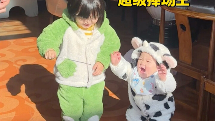 แม้จะกลัวมาก แต่ก็ยังคอยให้กำลังใจอยู่เสมอเลยนะ เจ้าตัวเล็ก!