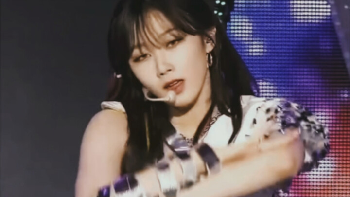 【GISELLE】Shoot! Stage presence that’s perfect for a villainess persona!