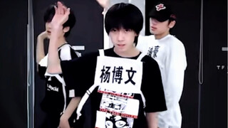 【杨博文｜LALALALA练习室fo】全场唯一10后小朋友哐哐大跳打铁舞！爽咯！