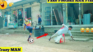 อัพเดท Viral Fake Football Kick Prank 2022 Football Scary Prank - ปฏิกิริยาผิดพลาดในที่สาธารณะ