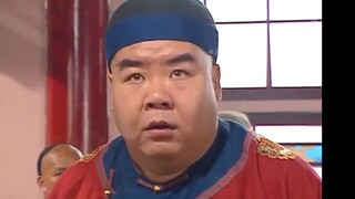 Anh chàng vô tình làm rơi con cá vào dầu, nhưng giây tiếp theo, một món ngon độc đáo đã xuất hiện. #