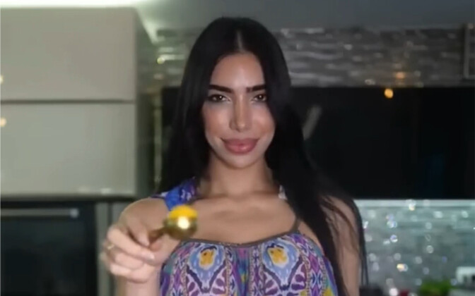 Tôi không xứng đáng được mọi người hết lòng khen ngợi như vậy; những gì tôi làm chỉ là một việc hết 