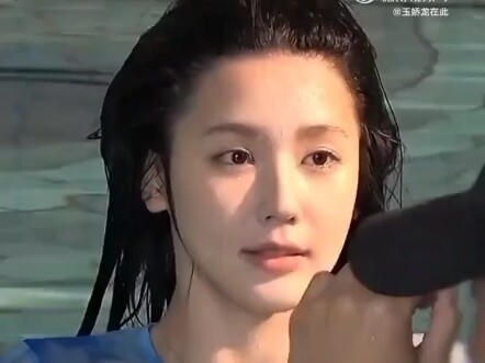 Bỏ qua chuyện độ hot, ai mới là vua mặt mộc? Ngũ Nhan Nhất!