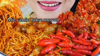 MIE YAMIN  PEDAS BAKSO ACI TOPPING BAKSO MERCON | EATING SOUNDS