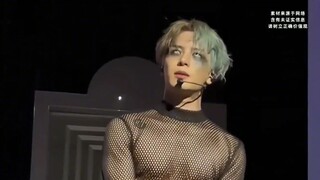 明星细节暴露爱国情怀，王一博捡国旗，赵丽颖从不让人失望