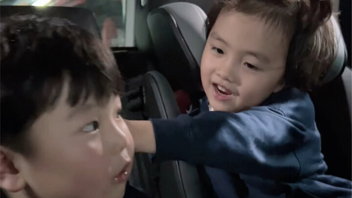 เด็กน้อยของมนุษย์ทะเลาะกันน่าขำขนาดไหน ฮ่าๆๆๆ