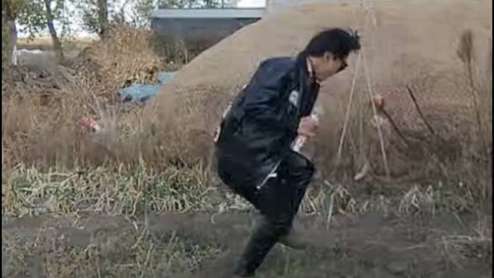 I heard G-Dragon is everywhere outside now?