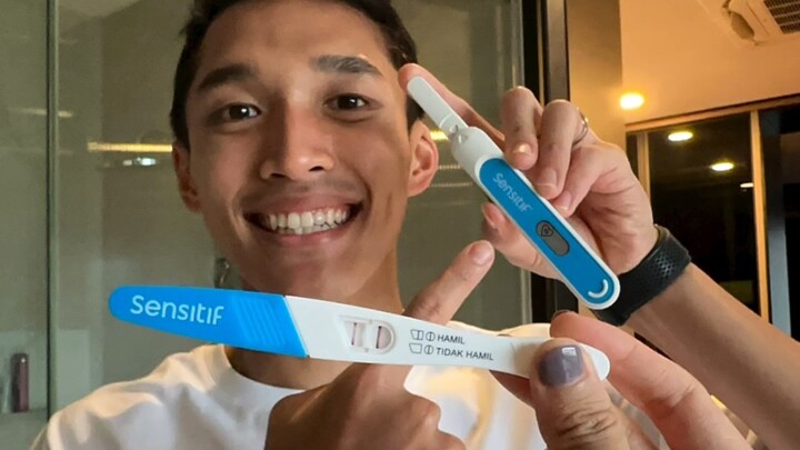 Jonathan is now a father! Congratulations~
