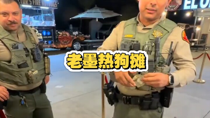 Gerobak hot dog Lao Mo; pengakuan dari para sahabat lama