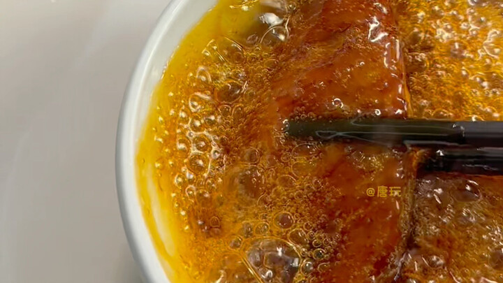 أنا على وشك الحصول على إصابات داخلية من حبسها في هذه العضة الواحدة