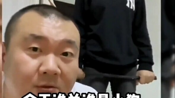 Đàn ông cao lớn vạm vỡ, chỉ cần nhổ một bãi nước bọt cũng đủ làm đinh đóng tường!