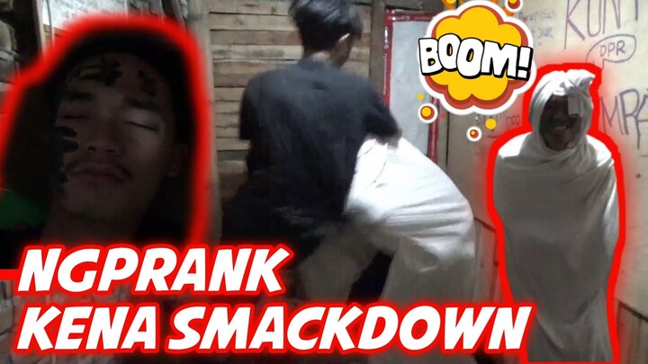 PRANK POC0NG KE TEMEN MALAH DI SMACKDOWN