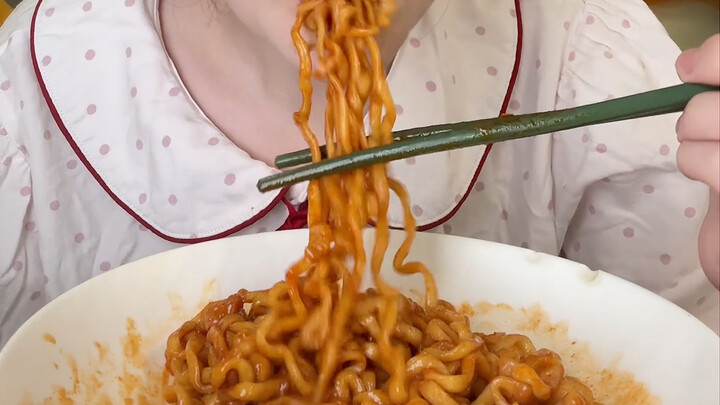 【Tiểu Thạch bạo lực】Đánh giá toàn diện các loại mì gà cay của mọi thương hiệu!