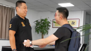 【朱一旦】46 暴发户来帮我打理公司，然后拐走了十佳员工，亏了